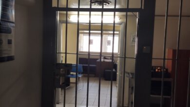 Φωτογραφία του Καταγγελία για τις συνθήκες κράτησης πολιτών στα Κρατητήρια 7ου ορόφου Α.Μ.Α.