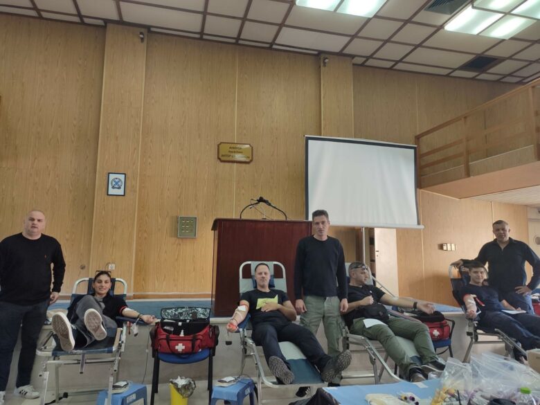 Φωτογραφία του Μεγάλη συμμετοχή των αστυνομικών στην αιμοδοσία που διοργάνωσε η Ε.ΑΣ.Υ.Α. στη Διεύθυνση Αστυνομικών Επιχειρήσεων Αττικής