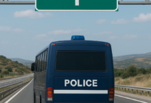 Φωτογραφία του Ζωύφιο σε μερίδα φαγητού – Ντροπή για τη διοικητική μέριμνα σε αστυνομικούς